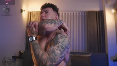 Snapshot of thomas_falcon1 chatting on 11-02-25, 01:19 Thomas Falcon online show from 11-02-25, 01:19