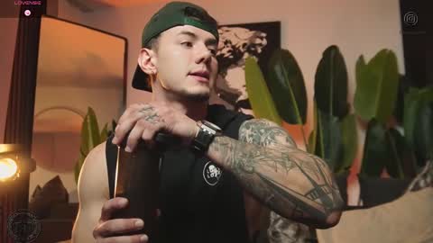 Thomas Falcon online show from 01-18-26, 01:20