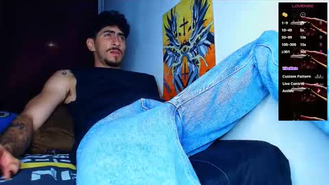 Snapshot of thomas_ks11 chatting on 11-23-25, 02:11 thomas_ks11 online show from 11-23-25, 02:11