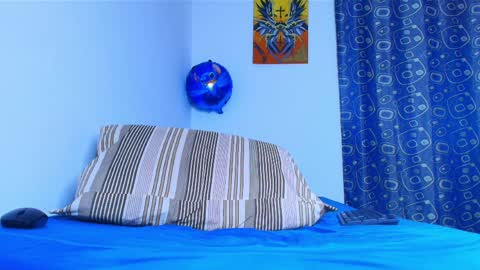 thomas_ks11 online show from 04-04-26, 02:32