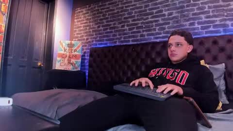 Snapshot of thomas_may4rs chatting on 01-25-25, 07:28 ---Thomas--- online show from 01-25-25, 07:28