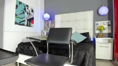 Snapshot of thomas_may4rs chatting on 03-08-25, 04:01 ---Thomas--- online show from 03-08-25, 04:01