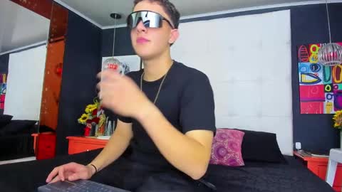 Snapshot of thomas_may4rs chatting on 03-12-25, 04:30 ---Thomas--- online show from 03-12-25, 04:30