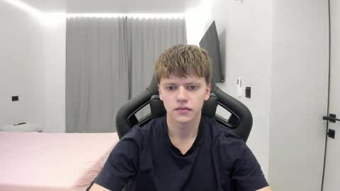 Snapshot of thomas_shelbivip chatting on 04-08-26, 05:57 Tomas online show from 04-08-26, 05:57