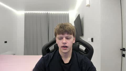 Snapshot of thomas_shelbivip chatting on 04-09-26, 07:19 Tomas online show from 04-09-26, 07:19