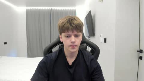Snapshot of thomas_shelbivip chatting on 04-17-26, 02:20 Tomas online show from 04-17-26, 02:20
