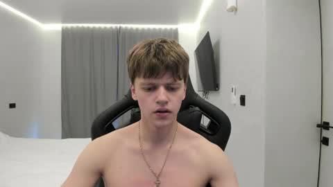 Snapshot of thomas_shelbivip chatting on 04-18-26, 10:52 Tomas online show from 04-18-26, 10:52