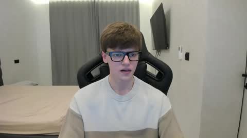 Snapshot of thomas_shelbivip chatting on 04-27-26, 06:17 Tomas online show from 04-27-26, 06:17