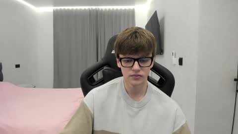 Snapshot of thomas_shelbivip chatting on 05-04-26, 06:48 Tomas online show from 05-04-26, 06:48