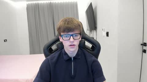 Snapshot of thomas_shelbivip chatting on 05-06-26, 08:36 Tomas online show from 05-06-26, 08:36