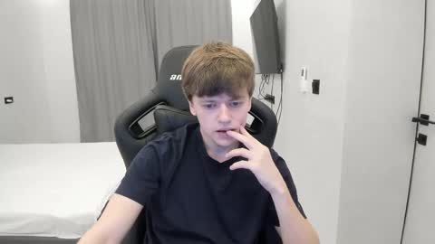 Snapshot of thomas_shelbivip chatting on 05-11-26, 09:12 Tomas online show from 05-11-26, 09:12
