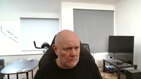 thomash32 online show from 09-20-25, 07:31