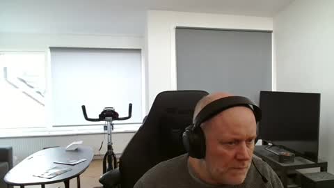 thomash32 online show from 10-11-25, 08:57