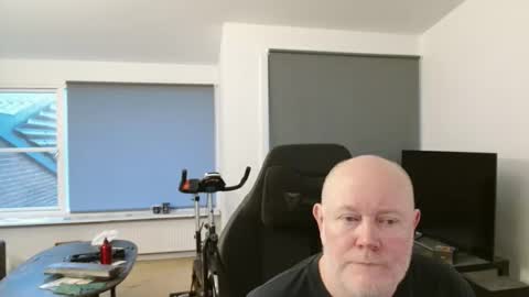 Snapshot of thomash32 chatting on 11-09-25, 06:44 thomash32 online show from 11-09-25, 06:44