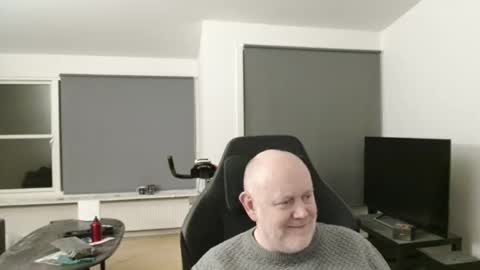 Snapshot of thomash32 chatting on 11-09-25, 09:35 thomash32 online show from 11-09-25, 09:35