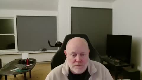 Snapshot of thomash32 chatting on 11-13-25, 10:41 thomash32 online show from 11-13-25, 10:41