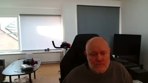 Snapshot of thomash32 chatting on 11-16-25, 11:38 thomash32 online show from 11-16-25, 11:38