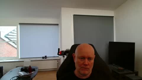 Snapshot of thomash32 chatting on 11-23-25, 08:36 thomash32 online show from 11-23-25, 08:36