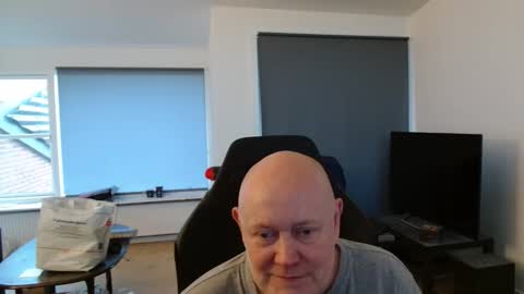 Snapshot of thomash32 chatting on 12-04-25, 01:09 thomash32 online show from 12-04-25, 01:09