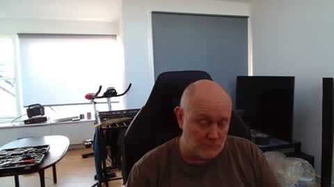 Snapshot of thomash32 chatting on 01-14-26, 12:55 thomash32 online show from 01-14-26, 12:55