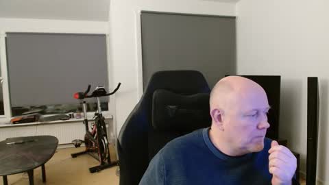 Snapshot of thomash32 chatting on 02-05-26, 06:34 thomash32 online show from 02-05-26, 06:34