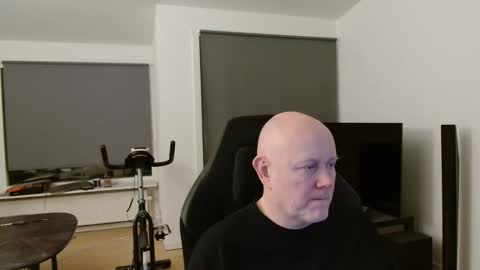 Snapshot of thomash32 chatting on 02-13-26, 11:23 thomash32 online show from 02-13-26, 11:23