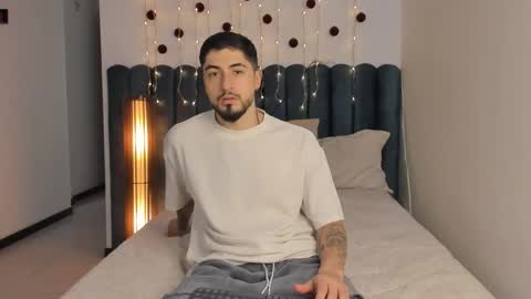 sweetfit boy online show from 12-03-25, 06:17