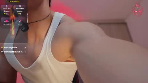 Snapshot of thomklein chatting on 02-11-26, 08:03 Thom Klein online show from 02-11-26, 08:03