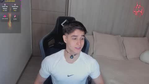 Snapshot of thomklein chatting on 03-17-26, 07:06 Thom Klein online show from 03-17-26, 07:06