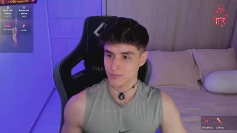 Snapshot of thomklein chatting on 03-18-26, 07:39 Thom Klein online show from 03-18-26, 07:39