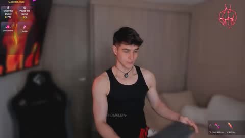 Snapshot of thomklein chatting on 03-20-26, 07:41 Thom Klein online show from 03-20-26, 07:41