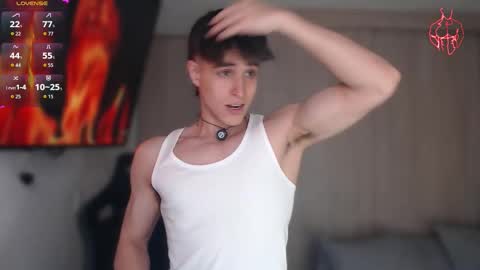 Snapshot of thomklein chatting on 03-24-26, 07:52 Thom Klein online show from 03-24-26, 07:52