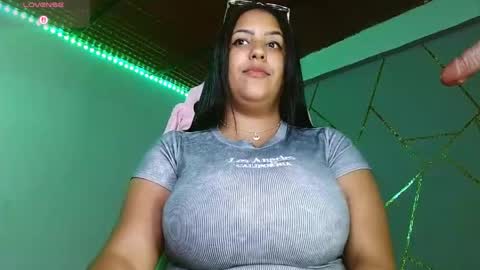 Snapshot of thommson_caroline chatting on 05-19-26, 01:56 Carol online show from 05-19-26, 01:56