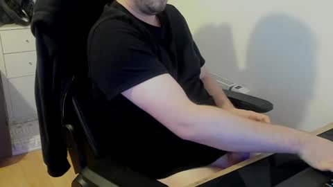 Snapshot of thommy2008 chatting on 12-06-24, 11:11 thommy2008 online show from 12-06-24, 11:11