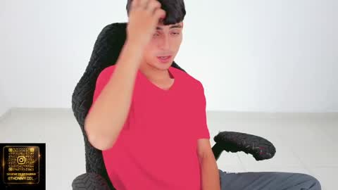 Snapshot of thommy_cute chatting on 03-29-26, 02:33 Thomas online show from 03-29-26, 02:33