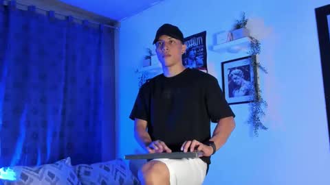 Thoms Every online show from 11-26-25, 12:00