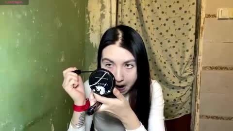 Lola  3 a gift for every fan club member online show from 02-05-26, 09:08