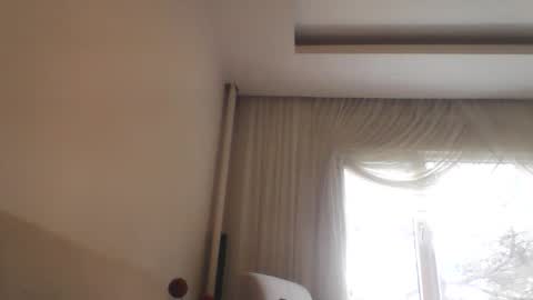 three legs24cm online show from 02-06-26, 07:23