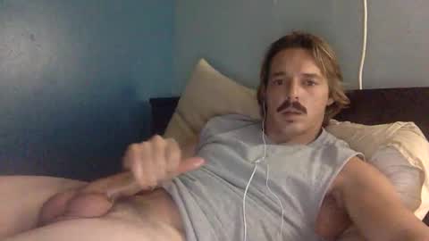 Snapshot of throatitbb chatting on 03-15-26, 11:16 throatitbb online show from 03-15-26, 11:16