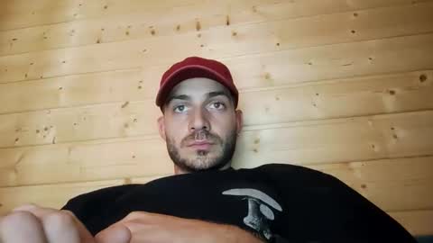 thuaultnoelk online show from 10-05-25, 02:15