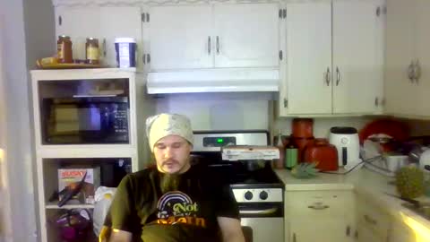 thunder8u42 online show from 10-31-25, 08:26