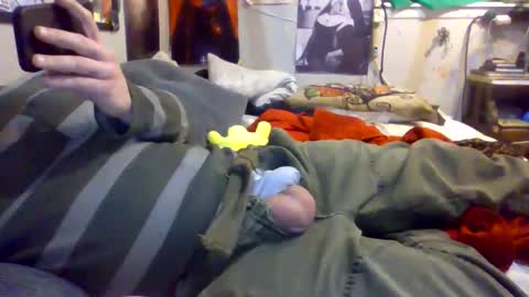 Snapshot of thunder8u42 chatting on 03-08-26, 03:10 thunder8u42 online show from 03-08-26, 03:10