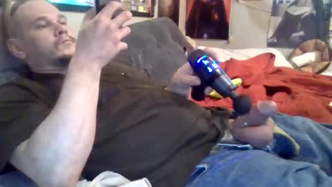 Snapshot of thunder8u42 chatting on 03-10-26, 10:15 thunder8u42 online show from 03-10-26, 10:15