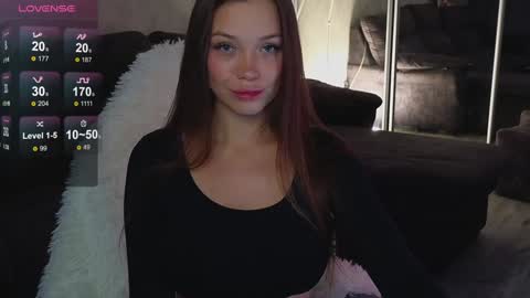 Snapshot of tia__moon chatting on 11-15-25, 06:04 tia__moon online show from 11-15-25, 06:04