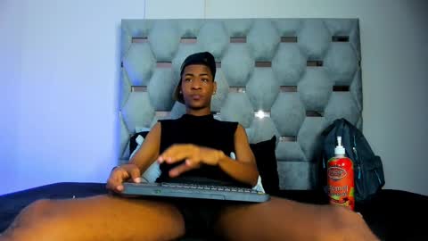 tiago_xxx_ online show from 10-04-25, 08:07