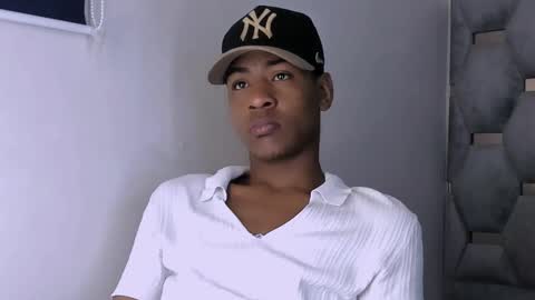 tiago_xxx_ online show from 10-21-25, 09:26