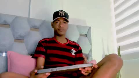 tiago_xxx_ online show from 10-25-25, 06:35