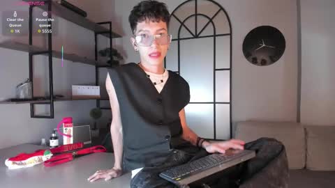 Tiam Muller online show from 12-16-25, 02:16