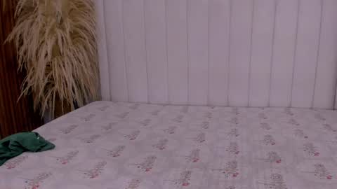 Snapshot of tiana_glowxxx chatting on 09-23-25, 12:08 Tiana online show from 09-23-25, 12:08