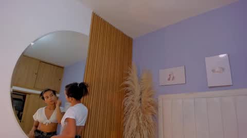 Snapshot of tiana_glowxxx chatting on 10-08-25, 11:52 Tiana online show from 10-08-25, 11:52